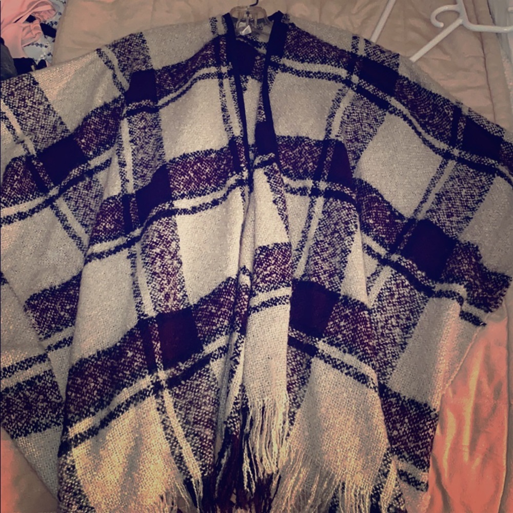 Poncho - Picture 2 of 3